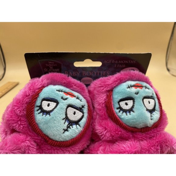 NEW Nightmare Before Christmas Pink SALLY BABY BOOTIES Shoes Plush 0-6 Months - Picture 3 of 9